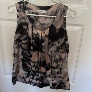 Variety of women’s tops! Excellent condition.
